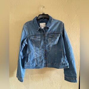 NWT- Ladies Jean jacket 🧥